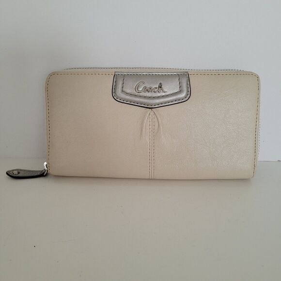 Coach Leather Wallet White Zip Around Large Clutch Classic Damaged - Picture 1 of 11
